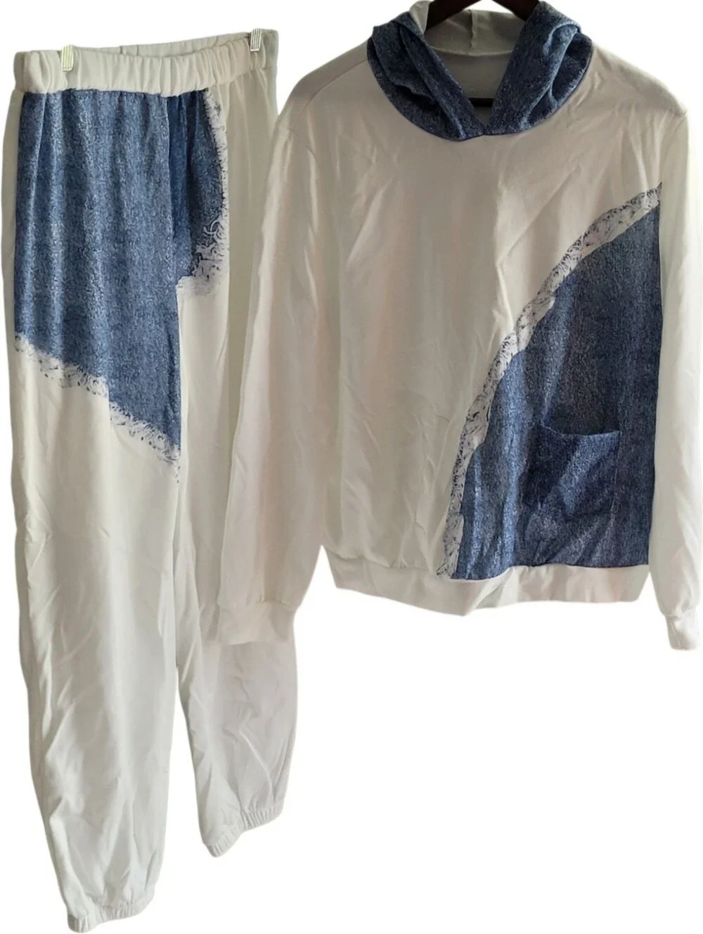 Unbranded Women's Size XL 2 Piece Track Suit 100% Polyester White/Blue Patchwork